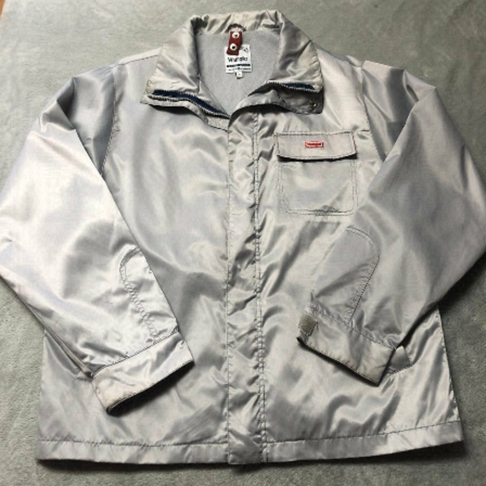 Wrangler Silver Water Resistant Light Jacket Size Medium